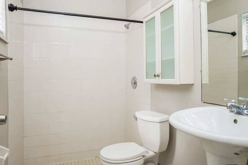 1,445/Mo, 7143 Gama Ct North Port, FL 34287 Main Bathroom View