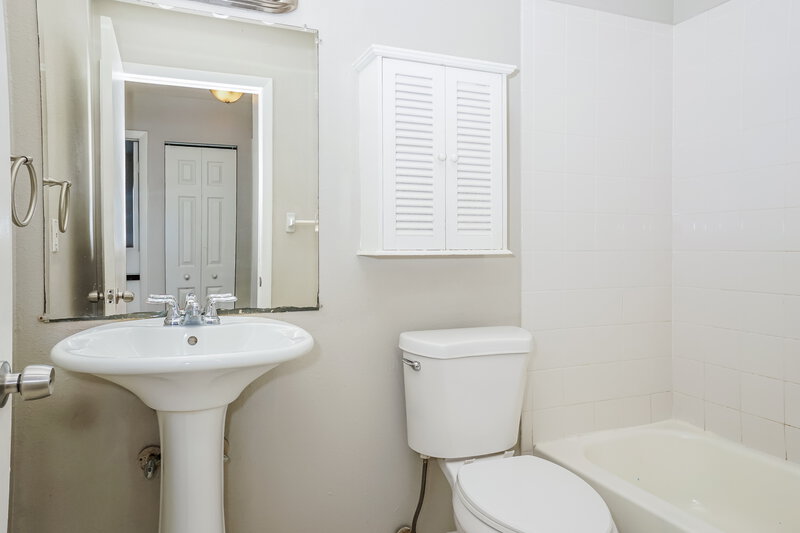 1,445/Mo, 7143 Gama Ct North Port, FL 34287 Bathroom View