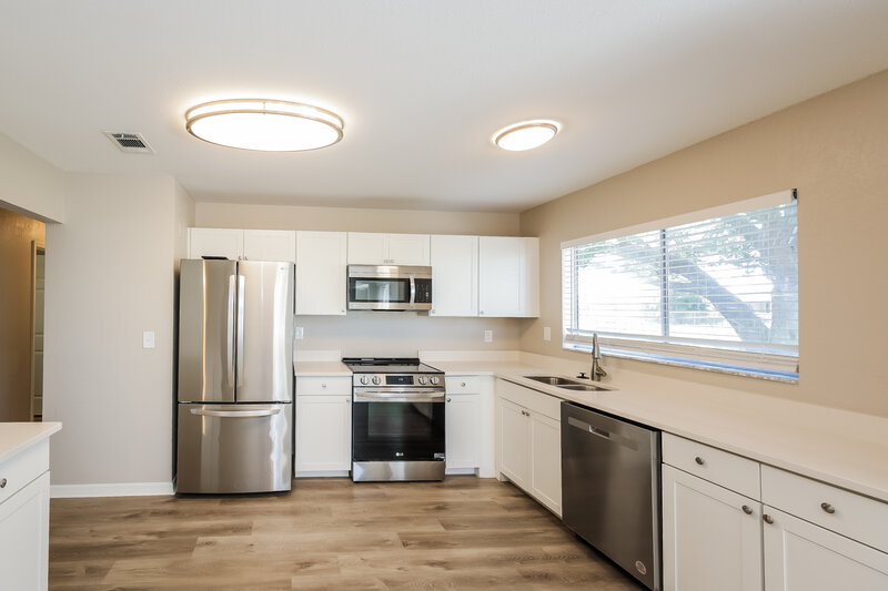 1,640/Mo, 3507 Montclair Circle North Port, FL 34287 Kitchen View
