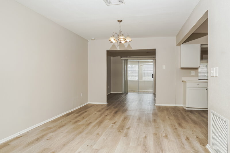 1,635/Mo, 6927 Roslyn Ct North Port, FL 34287 Dining Room View