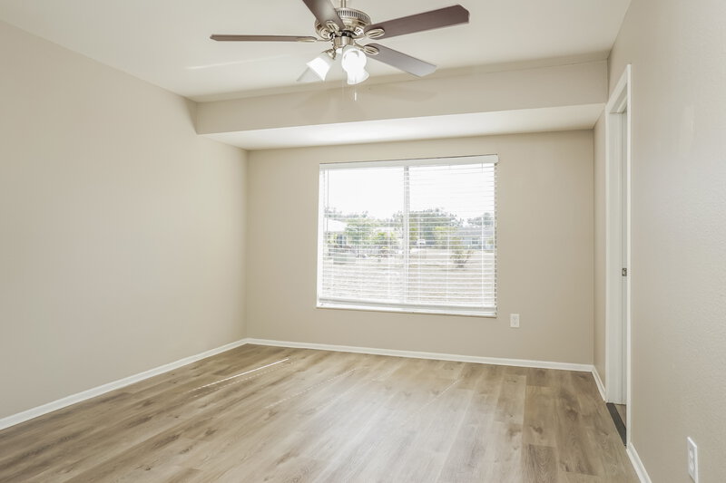 1,635/Mo, 6927 Roslyn Ct North Port, FL 34287 Main Bedroom View