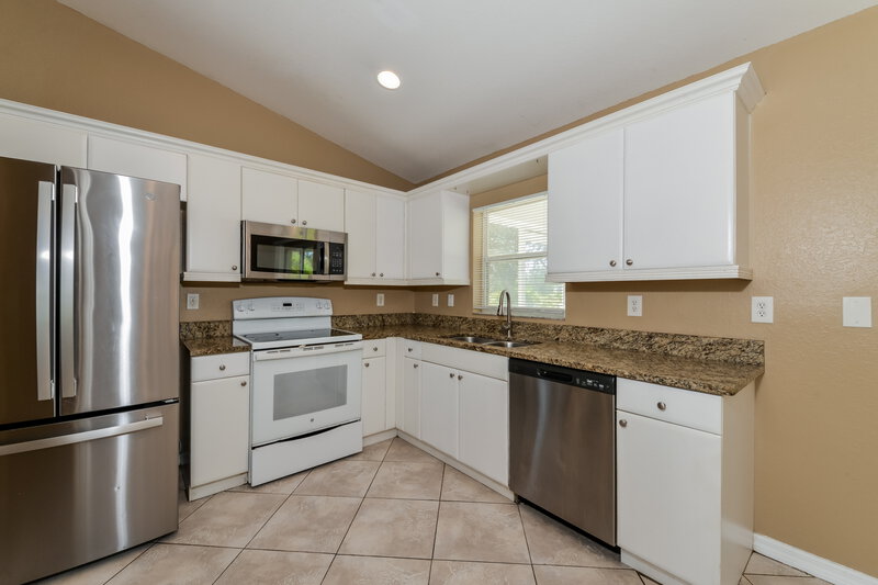 1,800/Mo, 4643 Mermell Cir North Port, FL 34291 Kitchen View 2