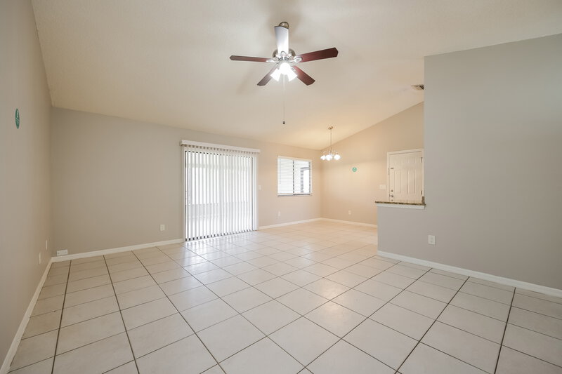 0/Mo, 8476 Coral Dr Fort Myers, FL 33967 Living Room View