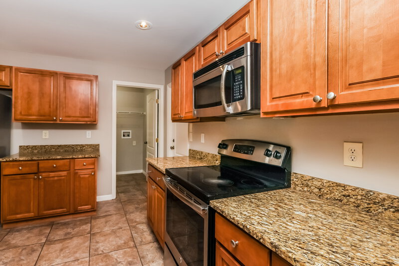 2,770/Mo, 1270 Bermar St Fort Myers, FL 33913 Kitchen View 3