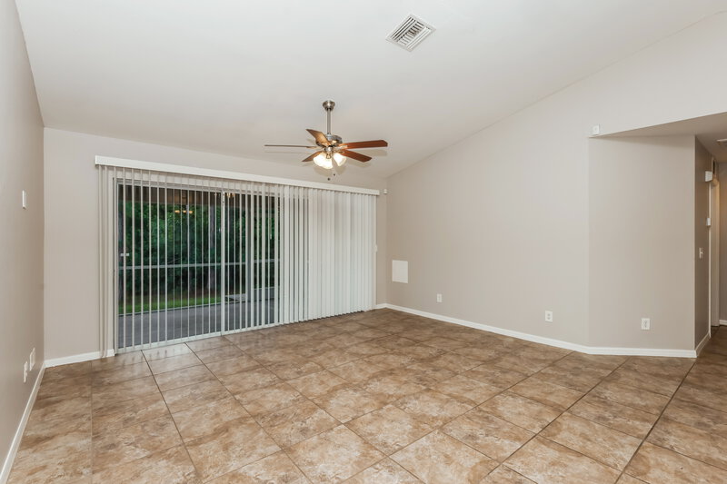 1,915/Mo, 769 Oakridge Ave S Lehigh Acres, FL 33974 Living Room View 2