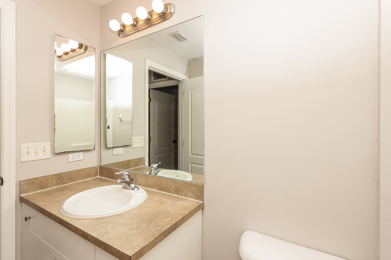 1,915/Mo, 769 Oakridge Ave S Lehigh Acres, FL 33974 Bathroom View