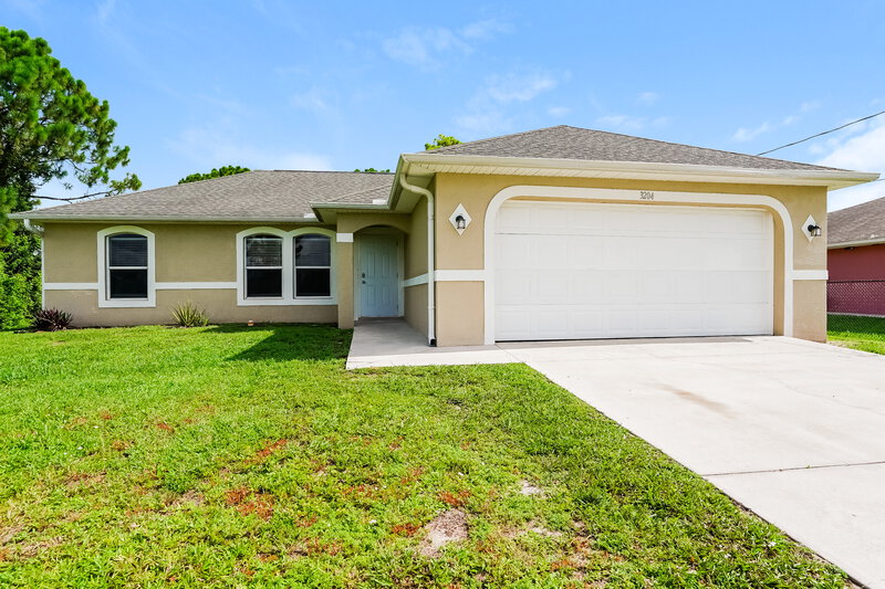 1,655/Mo, 3204 18th St SW Lehigh Acres, FL 33976 External View