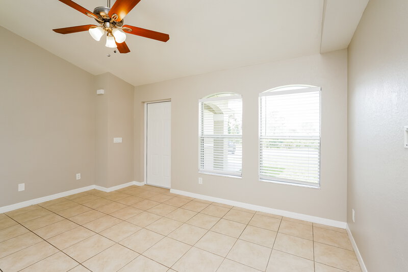 1,655/Mo, 3204 18th St SW Lehigh Acres, FL 33976 Living Room View 2