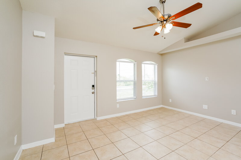 1,655/Mo, 3204 18th St SW Lehigh Acres, FL 33976 Living Room View 3