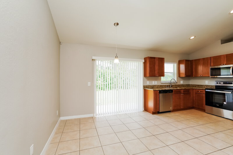 1,655/Mo, 3204 18th St SW Lehigh Acres, FL 33976 Dining Room View