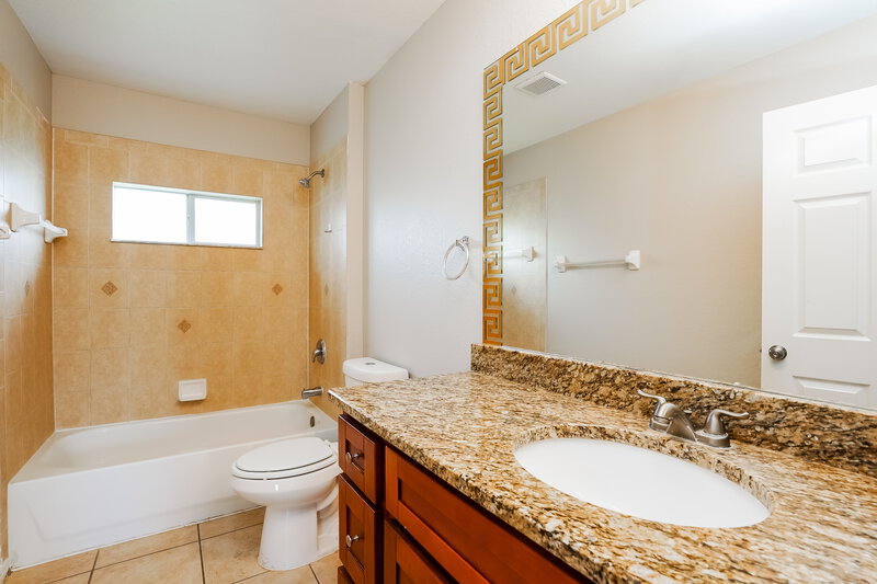 1,655/Mo, 3204 18th St SW Lehigh Acres, FL 33976 Main Bathroom View