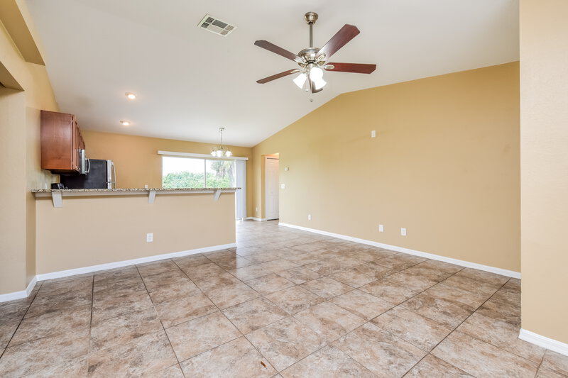 2,380/Mo, 3102 39th St SW Lehigh Acres, FL 33976 Living Room View 2