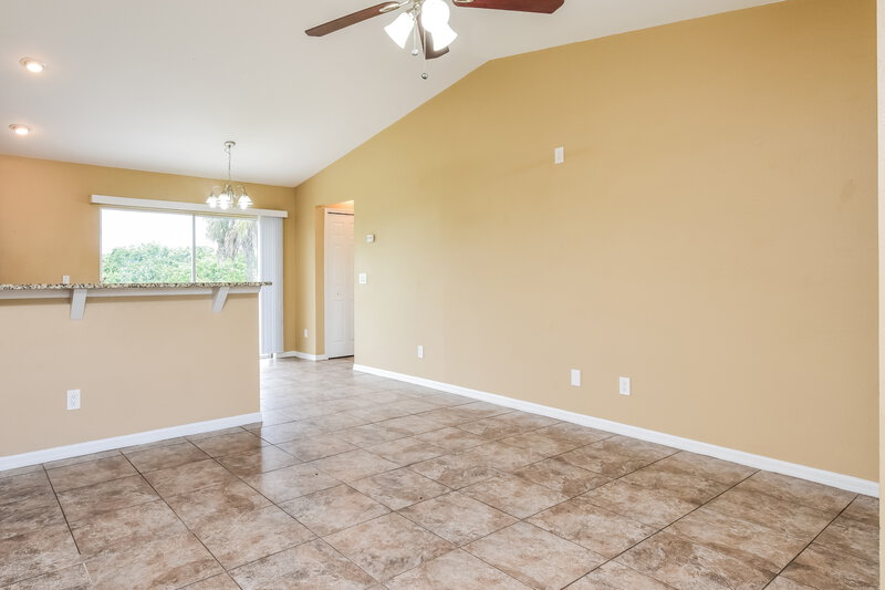 2,380/Mo, 3102 39th St SW Lehigh Acres, FL 33976 Living Room View 3