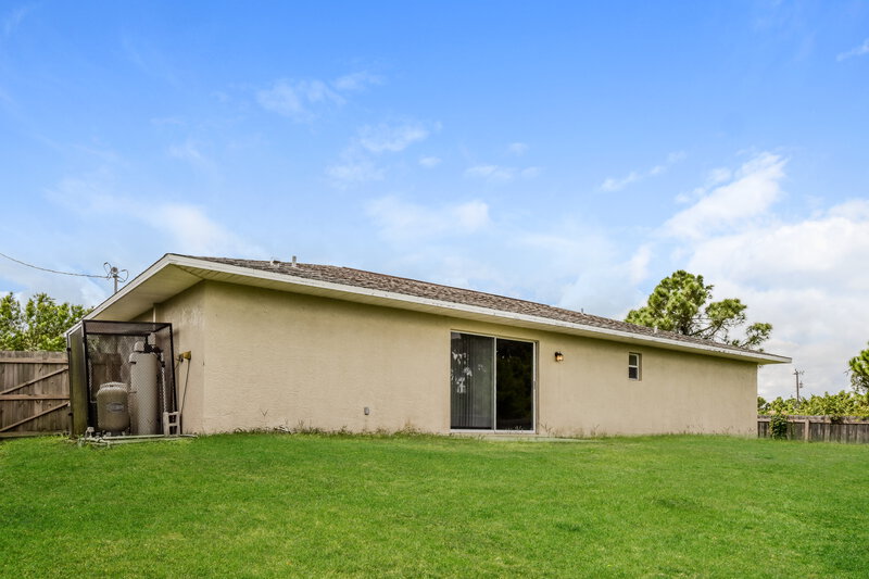 2,380/Mo, 3102 39th St SW Lehigh Acres, FL 33976 Rear View 2