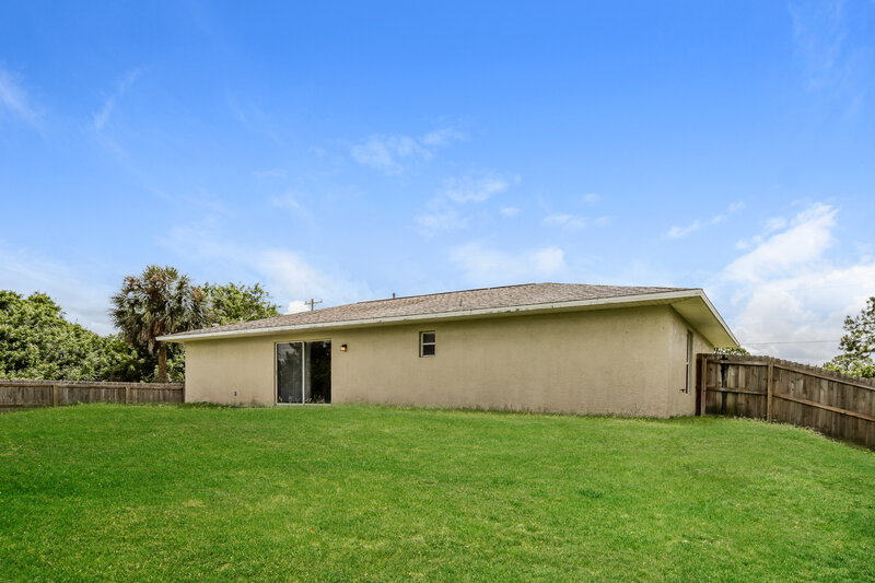 2,380/Mo, 3102 39th St SW Lehigh Acres, FL 33976 Rear View 3
