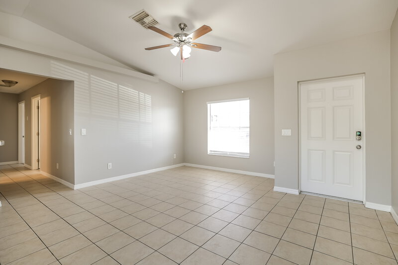 1,565/Mo, 2916 12th St SW Lehigh Acres, FL 33976 Living Room View