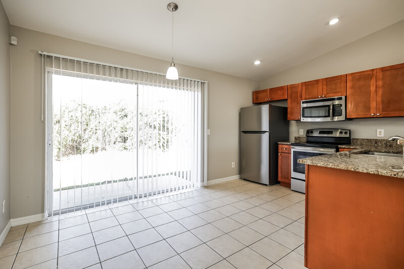 1,565/Mo, 2916 12th St SW Lehigh Acres, FL 33976 Kitchen View