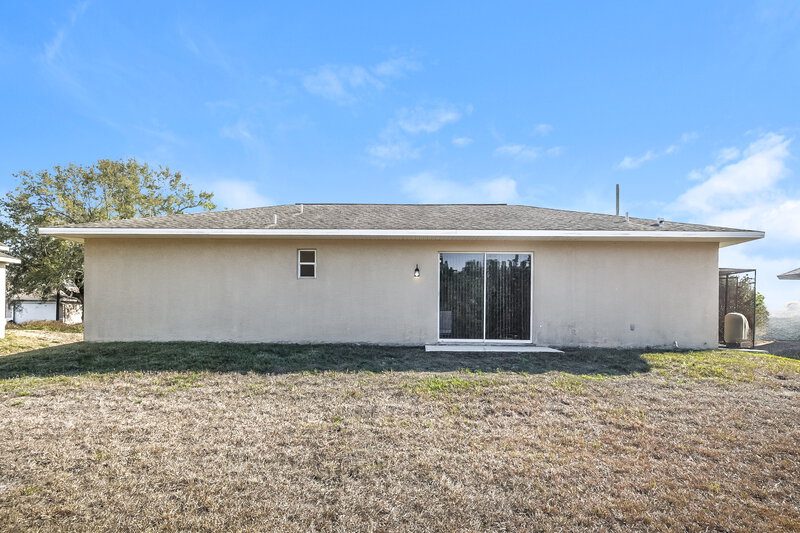 1,565/Mo, 2916 12th St SW Lehigh Acres, FL 33976 Rear View
