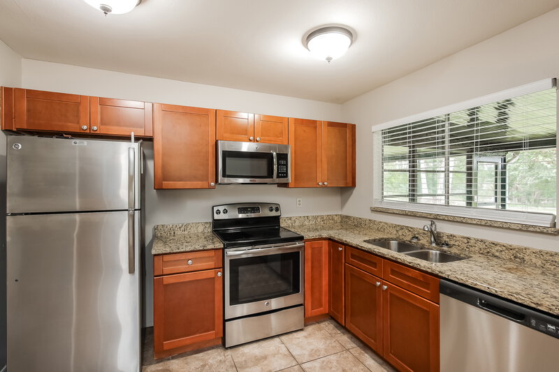 1,795/Mo, 2386 Vestridge St North Port, FL 34287 Kitchen View 3