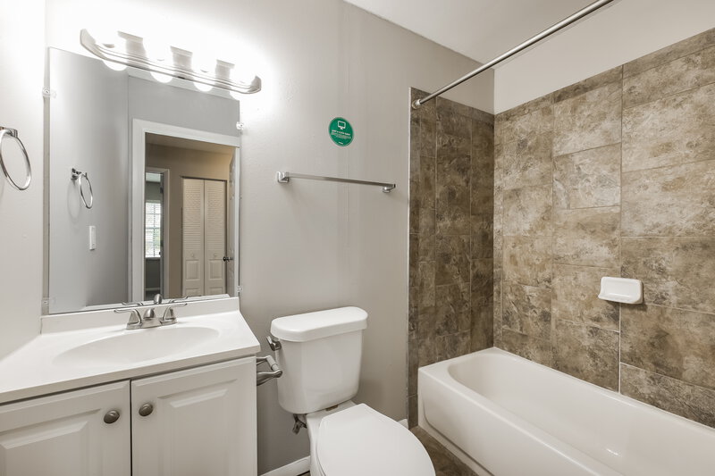 1,795/Mo, 2386 Vestridge St North Port, FL 34287 Bathroom View
