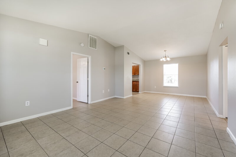 1,975/Mo, 2122 SE 6th Ln Cape Coral, FL 33990 Misc View