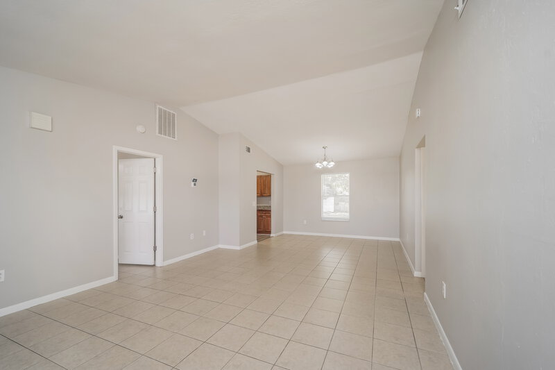 1,795/Mo, 2122 SE 6th Ln Cape Coral, FL 33990 Living Room View 2