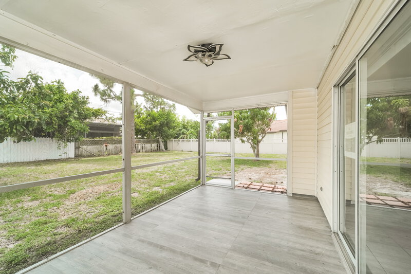 1,795/Mo, 2122 SE 6th Ln Cape Coral, FL 33990 Sun Room View