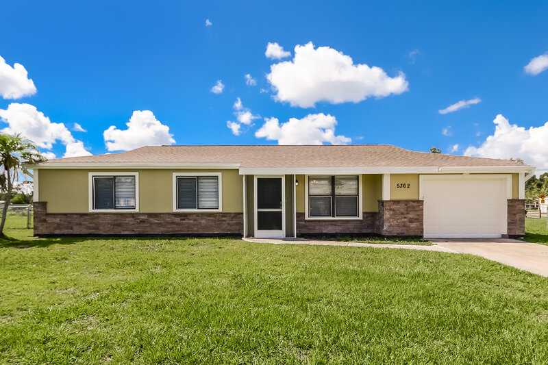 0/Mo, 5362 Trekell St North Port, FL 34287 External View