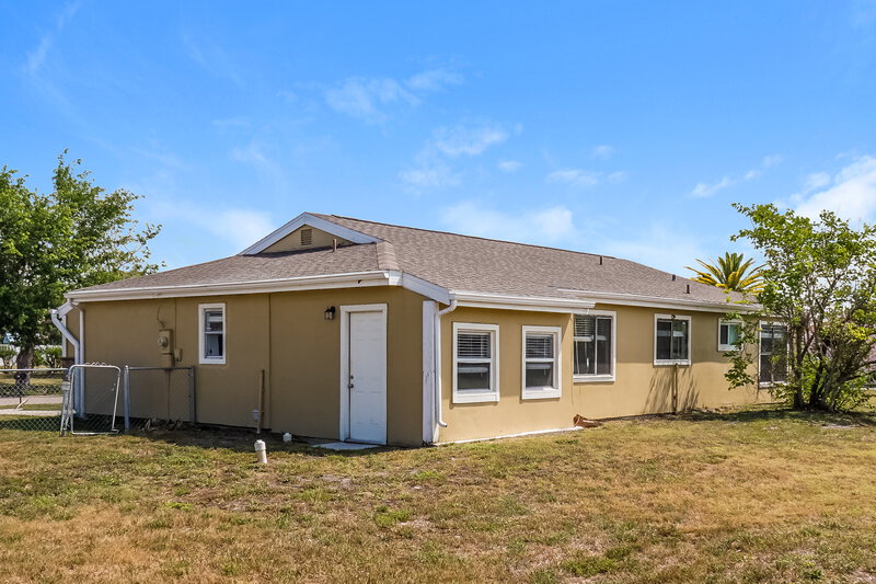 1,645/Mo, 5362 Trekell St North Port, FL 34287 Rear View