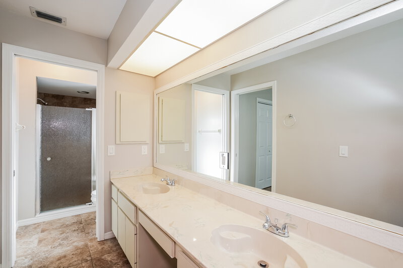 1,910/Mo, 18446 Elgin Ave Port Charlotte, FL 33948 Main Bathroom View 2