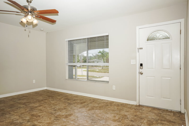 1,740/Mo, 5192 Cambay St North Port, FL 34287 Living Room View