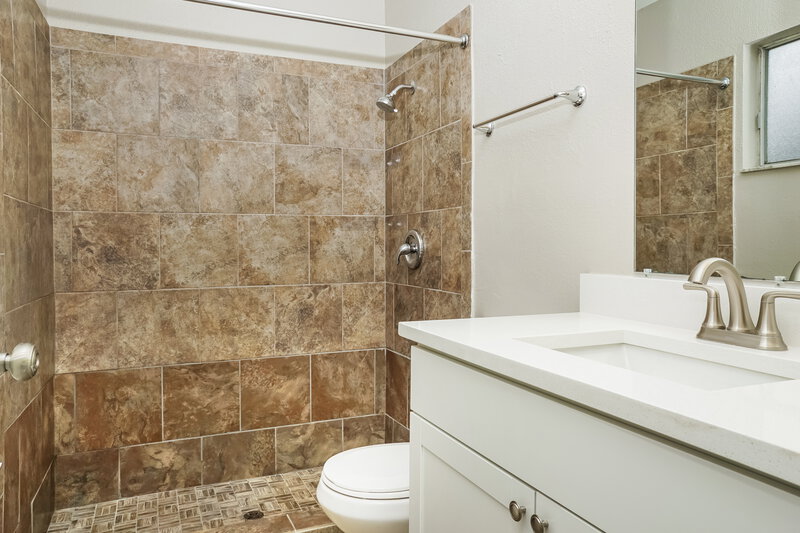 1,740/Mo, 5192 Cambay St North Port, FL 34287 Bathroom View