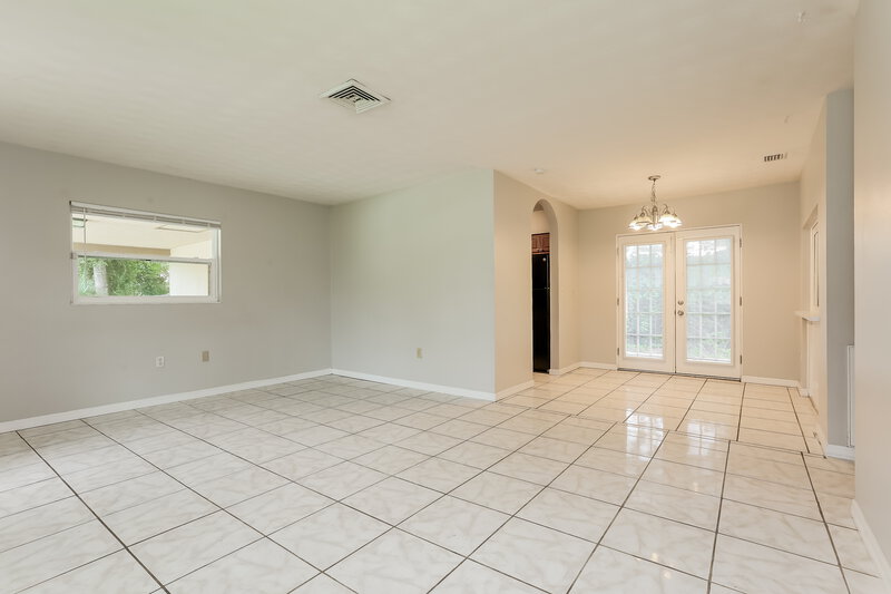 1,980/Mo, 12614 5th St Fort Myers, FL 33905 Living Room View