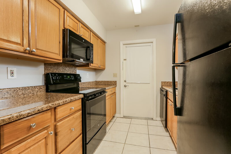 1,980/Mo, 12614 5th St Fort Myers, FL 33905 Kitchen View