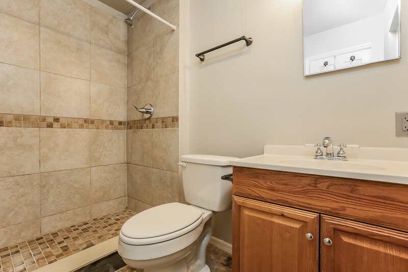 1,980/Mo, 12614 5th St Fort Myers, FL 33905 Main Bathroom View