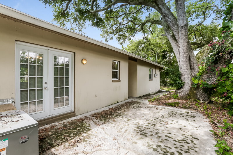 1,980/Mo, 12614 5th St Fort Myers, FL 33905 Rear View