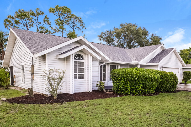 2,225/Mo, 8785 Exeter St Fort Myers, FL 33907 Front View