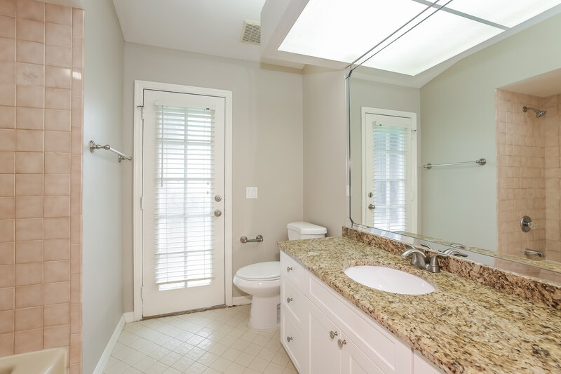 2,225/Mo, 8785 Exeter St Fort Myers, FL 33907 Bathroom View