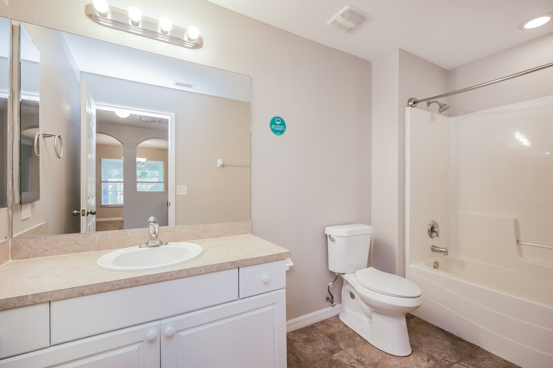 1,840/Mo, 347 Western Ave S Lehigh Acres, FL 33974 Bathroom View