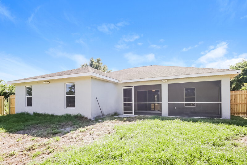 1,840/Mo, 347 Western Ave S Lehigh Acres, FL 33974 Rear View