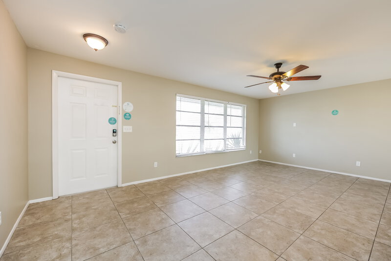 2,180/Mo, 217 Alsace Ave Venice, FL 34293 Living Room View 3