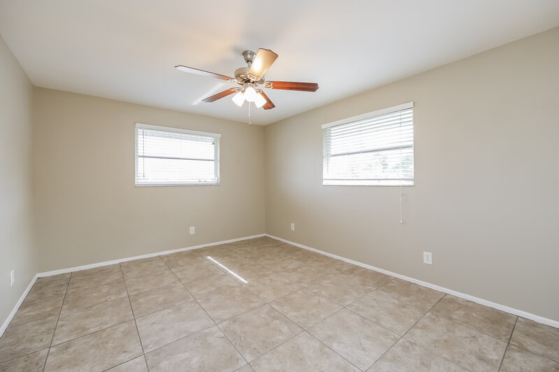 2,180/Mo, 217 Alsace Ave Venice, FL 34293 Main Bedroom View 2