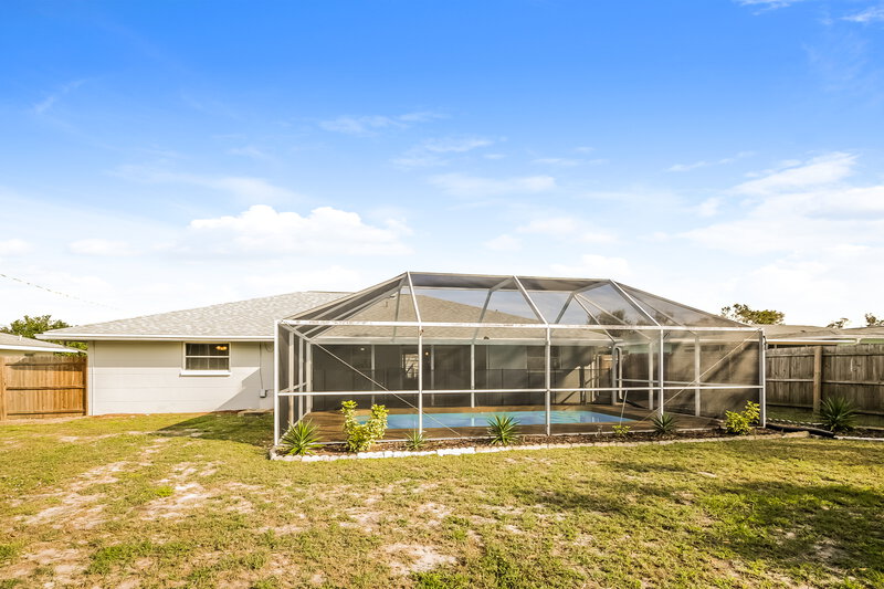 2,180/Mo, 217 Alsace Ave Venice, FL 34293 Rear View