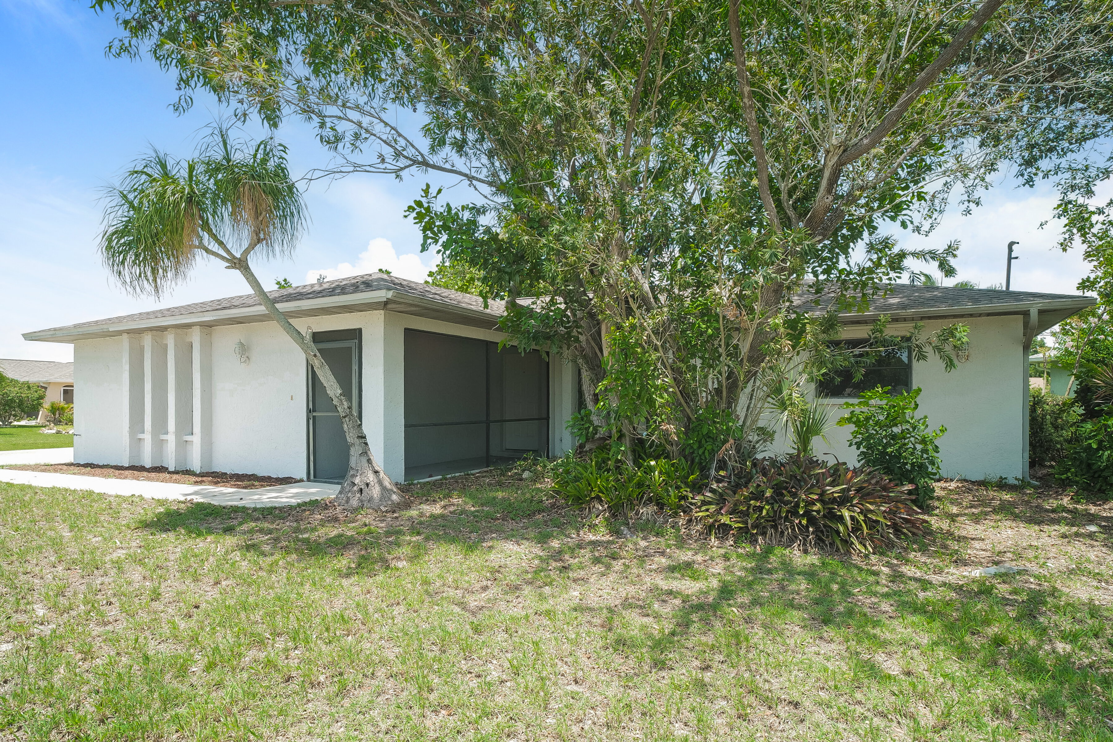 1,790/Mo, 1329 SE 12th ST Cape Coral, FL 33990 Front View
