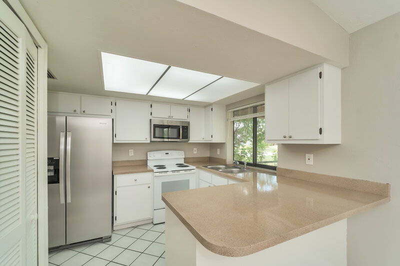1,790/Mo, 1329 SE 12th ST Cape Coral, FL 33990 Kitchen View