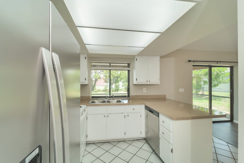 1,790/Mo, 1329 SE 12th ST Cape Coral, FL 33990 Kitchen View 2