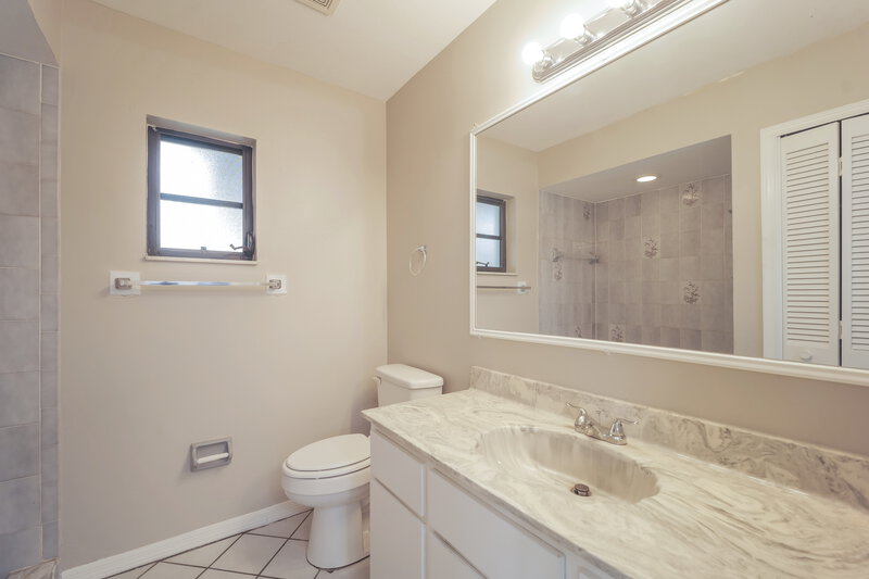 1,790/Mo, 1329 SE 12th ST Cape Coral, FL 33990 Bathroom View