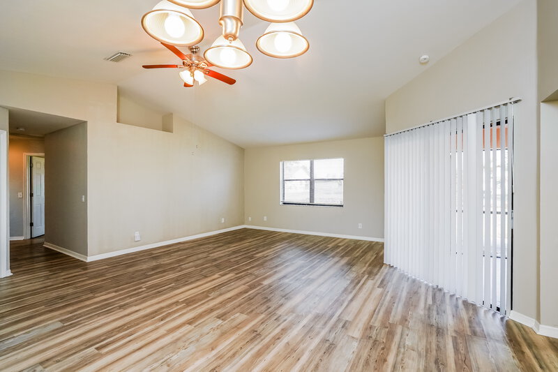 2,220/Mo, 1417 Hancock Bridge Parkway Cape Coral, FL 33990 Dining Room View 2