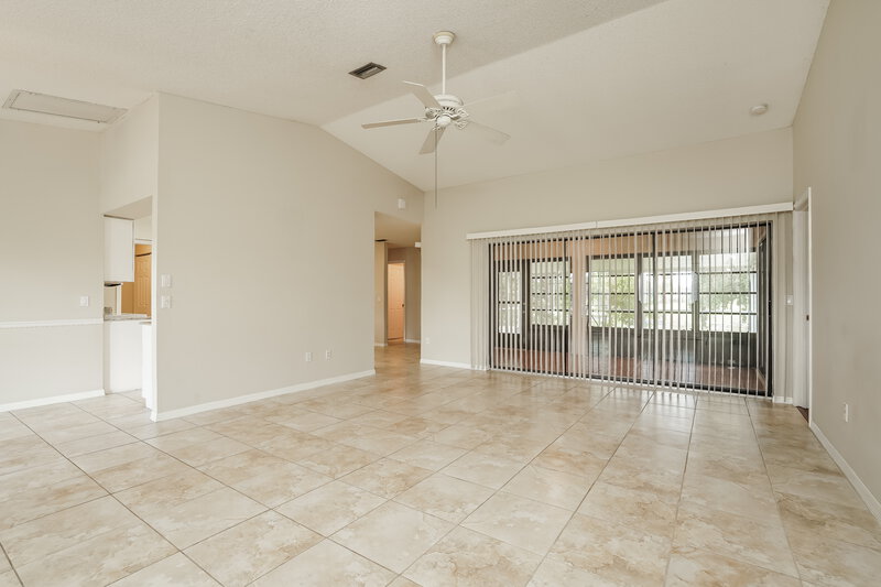 3,450/Mo, 278 Mark Twain Ln Rotonda West, FL 33947 Living Room View