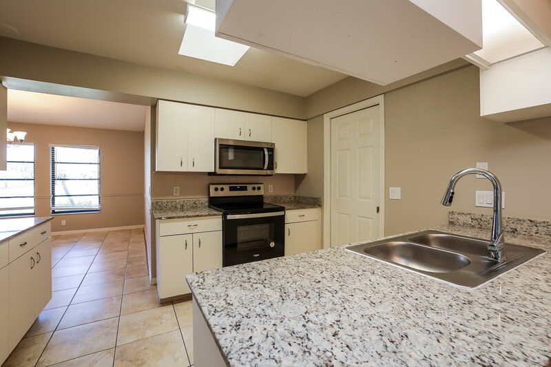 1,840/Mo, 278 Mark Twain Ln Rotonda West, FL 33947 Kitchen View 2